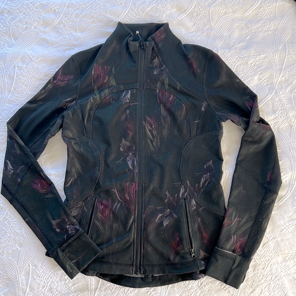 Lululemon Rare define Forme Jacket Cuffins Midnight Irish Floral Print